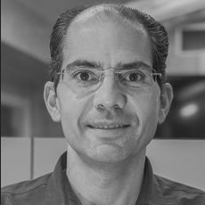 Dr. Carlos Ruiz